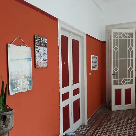 Youth Hostel *